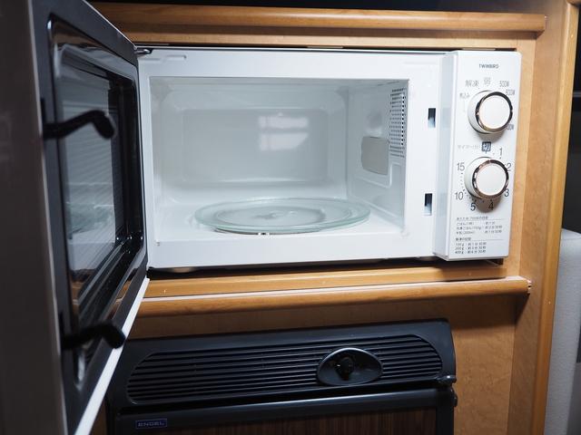 ハイエースバン 　キャンピング　ＯＭＣ　北斗　４ＷＤ　ベバストＦＦヒーター　ツインサブ　インバーター１５００Ｗ　電子レンジ　フレキシブルソーラーパネル　サイドオーニング　ポータブルトイレ　１９型ＴＶ　ナビ切替　ナビ連動（59枚目）