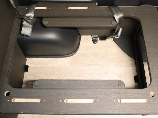 ハイエースワゴン 　キャンピング　ＦＯＣＳ　ＤＳ－Ｆ　４ＷＤ　ベバストＦＦヒーター　ツインサブＢＴ　ＤＣ冷蔵庫　フリップＤモニター　ナビ切替ナビ連動　デジタルインナーミラー　アラウンドビュー　走行用リアヒータークーラー（15枚目）