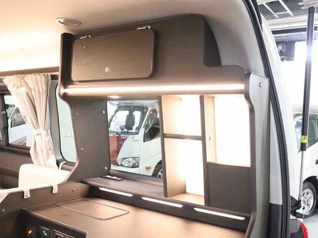 ハイエースワゴン 　キャンピング　ＦＯＣＳ　ＤＳ－Ｆ　４ＷＤ　ベバストＦＦヒーター　ツインサブＢＴ　ＤＣ冷蔵庫　フリップＤモニター　ナビ切替ナビ連動　デジタルインナーミラー　アラウンドビュー　走行用リアヒータークーラー（31枚目）