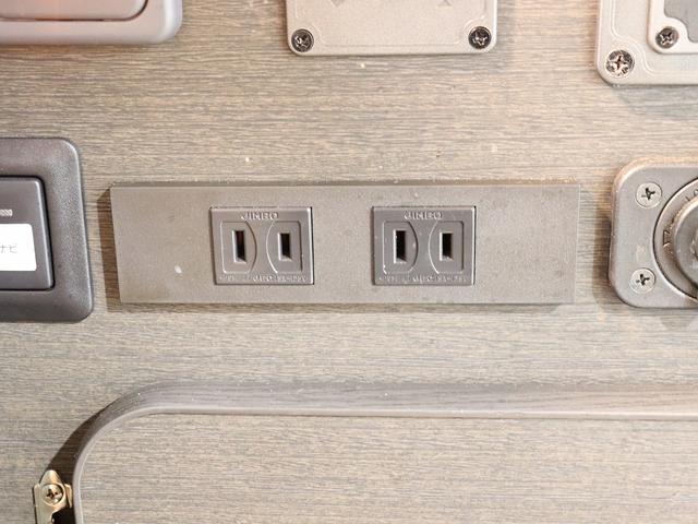 ハイエースワゴン 　キャンピング　ＦＯＣＳ　ＤＳ－Ｆ　４ＷＤ　ベバストＦＦヒーター　ツインサブＢＴ　ＤＣ冷蔵庫　フリップＤモニター　ナビ切替ナビ連動　デジタルインナーミラー　アラウンドビュー　走行用リアヒータークーラー（41枚目）