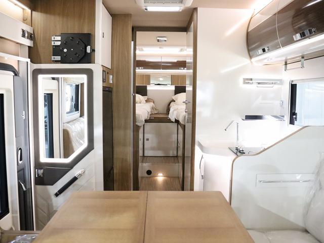 デュカト キャンピング モービルヴェッタ Kヨット テクノライン86 新車モデル ソーラーパネル トルマFFヒーターボイラー(燃料式) DC冷蔵庫 大容量給排水タンク カセットトイレ シャワールーム 8速AT(2枚目)