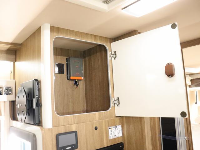 デュカト キャンピング モービルヴェッタ Kヨット テクノライン86 新車モデル ソーラーパネル トルマFFヒーターボイラー(燃料式) DC冷蔵庫 大容量給排水タンク カセットトイレ シャワールーム 8速AT(19枚目)