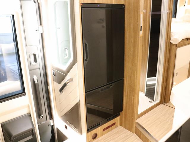 デュカト キャンピング モービルヴェッタ Kヨット テクノライン86 新車モデル ソーラーパネル トルマFFヒーターボイラー(燃料式) DC冷蔵庫 大容量給排水タンク カセットトイレ シャワールーム 8速AT(22枚目)