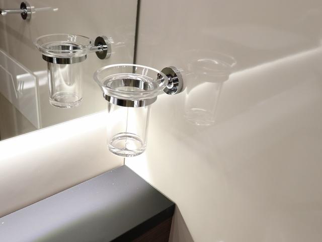 デュカト キャンピング モービルヴェッタ Kヨット テクノライン86 新車モデル ソーラーパネル トルマFFヒーターボイラー(燃料式) DC冷蔵庫 大容量給排水タンク カセットトイレ シャワールーム 8速AT(37枚目)