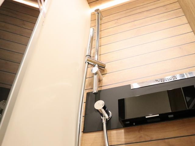 デュカト キャンピング モービルヴェッタ Kヨット テクノライン86 新車モデル ソーラーパネル トルマFFヒーターボイラー(燃料式) DC冷蔵庫 大容量給排水タンク カセットトイレ シャワールーム 8速AT(44枚目)