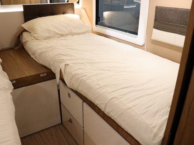 デュカト キャンピング モービルヴェッタ Kヨット テクノライン86 新車モデル ソーラーパネル トルマFFヒーターボイラー(燃料式) DC冷蔵庫 大容量給排水タンク カセットトイレ シャワールーム 8速AT(49枚目)