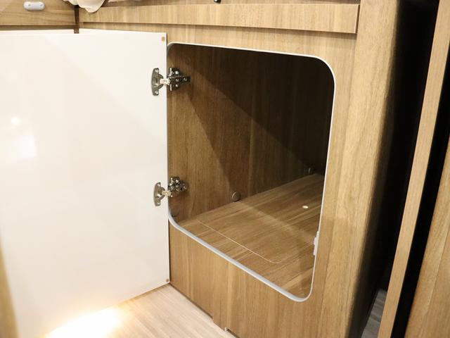 デュカト キャンピング モービルヴェッタ Kヨット テクノライン86 新車モデル ソーラーパネル トルマFFヒーターボイラー(燃料式) DC冷蔵庫 大容量給排水タンク カセットトイレ シャワールーム 8速AT(54枚目)