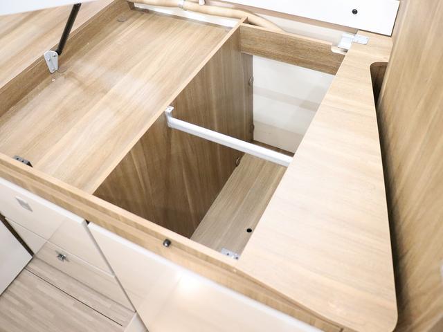 デュカト キャンピング モービルヴェッタ Kヨット テクノライン86 新車モデル ソーラーパネル トルマFFヒーターボイラー(燃料式) DC冷蔵庫 大容量給排水タンク カセットトイレ シャワールーム 8速AT(65枚目)