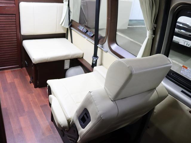 ハイエースバン 　キャンピング　ＯＭＣ　銀河　４ＷＤ　ＦＦヒーター　リチウム３００Ａｈ　インバーター１５００Ｗ　ＤＣ４０Ｌ冷蔵庫　家庭用エアコン　ソーラー１枚　電子レンジ　１９型ＴＶ　フィルムアンテナ　ブリッドシート（12枚目）