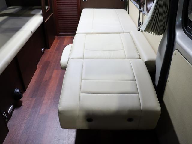 ハイエースバン 　キャンピング　ＯＭＣ　銀河　４ＷＤ　ＦＦヒーター　リチウム３００Ａｈ　インバーター１５００Ｗ　ＤＣ４０Ｌ冷蔵庫　家庭用エアコン　ソーラー１枚　電子レンジ　１９型ＴＶ　フィルムアンテナ　ブリッドシート（18枚目）