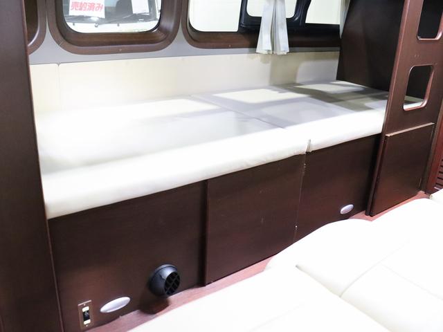 ハイエースバン 　キャンピング　ＯＭＣ　銀河　４ＷＤ　ＦＦヒーター　リチウム３００Ａｈ　インバーター１５００Ｗ　ＤＣ４０Ｌ冷蔵庫　家庭用エアコン　ソーラー１枚　電子レンジ　１９型ＴＶ　フィルムアンテナ　ブリッドシート（29枚目）