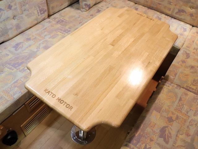 ハイエースバン キャンピング ロングトレイン 4WD ベバストFFヒーター ツインサブ インバーター1500W ルーフベント 電子レンジ ソーラーパネル 19型TV ナビ切替連動 DC冷蔵庫 給排水タンク20Lポリ(13枚目)