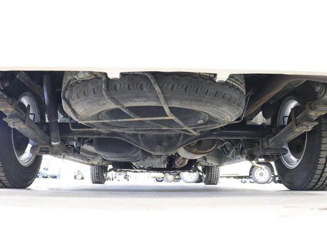 ハイエースバン キャンピング ロングトレイン 4WD ベバストFFヒーター ツインサブ インバーター1500W ルーフベント 電子レンジ ソーラーパネル 19型TV ナビ切替連動 DC冷蔵庫 給排水タンク20Lポリ(72枚目)