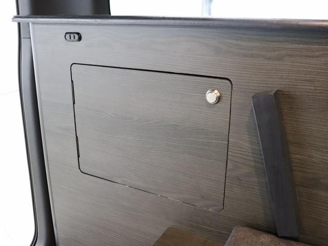 ハイエースバン 　キャンピング　インディアンキャンパー　オリジナル　４ＷＤ　サブＢＴ　インバーター１５００　走行充電　ダークプライムＩＩ　デジタル電圧計　両側パワスラ　走行用リアヒータークーラー　デジタルインナーミラー（30枚目）