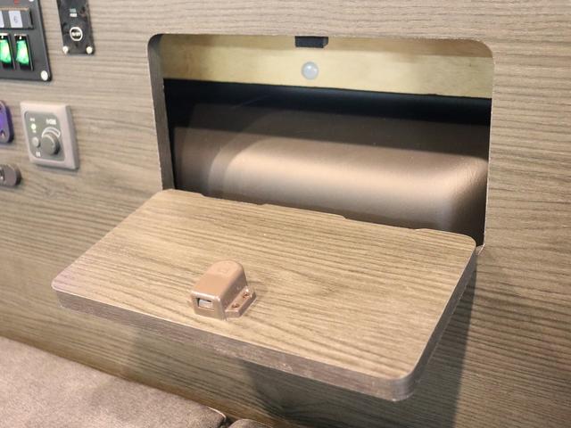 ハイエースバン 　キャンピング　インディアンキャンパー　オリジナル　４ＷＤ　サブＢＴ　インバーター１５００　走行充電　ダークプライムＩＩ　デジタル電圧計　両側パワスラ　走行用リアヒータークーラー　デジタルインナーミラー（38枚目）