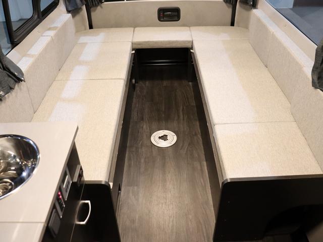 ハイエースバン 　キャンピング　モビーディックＮＨ０２　４ＷＤ　ＦＦヒーター　ツインサブ　インバーター８００Ｗ　縦型ＤＣ冷蔵庫　ＭＡＸＦＡＮ　アラウンドビューカメラ　前後ドラレコ　ナビ切替連動　社外ショック＆リアスタビ（8枚目）