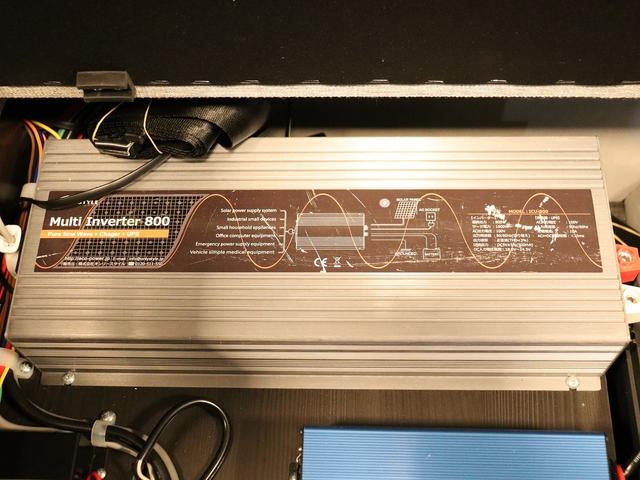 ハイエースバン 　キャンピング　モビーディックＮＨ０２　４ＷＤ　ＦＦヒーター　ツインサブ　インバーター８００Ｗ　縦型ＤＣ冷蔵庫　ＭＡＸＦＡＮ　アラウンドビューカメラ　前後ドラレコ　ナビ切替連動　社外ショック＆リアスタビ（14枚目）