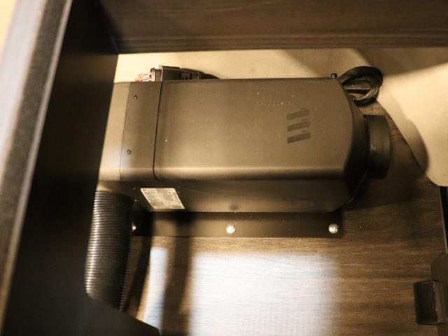 ハイエースバン 　キャンピング　モビーディックＮＨ０２　４ＷＤ　ＦＦヒーター　ツインサブ　インバーター８００Ｗ　縦型ＤＣ冷蔵庫　ＭＡＸＦＡＮ　アラウンドビューカメラ　前後ドラレコ　ナビ切替連動　社外ショック＆リアスタビ（17枚目）