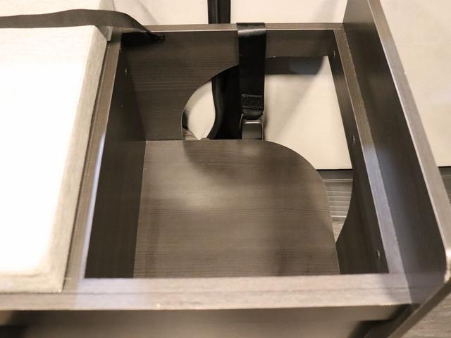 ハイエースバン 　キャンピング　モビーディックＮＨ０２　４ＷＤ　ＦＦヒーター　ツインサブ　インバーター８００Ｗ　縦型ＤＣ冷蔵庫　ＭＡＸＦＡＮ　アラウンドビューカメラ　前後ドラレコ　ナビ切替連動　社外ショック＆リアスタビ（19枚目）