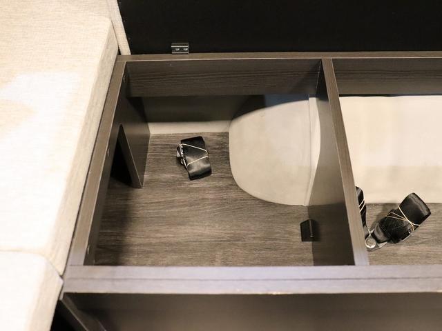 ハイエースバン 　キャンピング　モビーディックＮＨ０２　４ＷＤ　ＦＦヒーター　ツインサブ　インバーター８００Ｗ　縦型ＤＣ冷蔵庫　ＭＡＸＦＡＮ　アラウンドビューカメラ　前後ドラレコ　ナビ切替連動　社外ショック＆リアスタビ（21枚目）