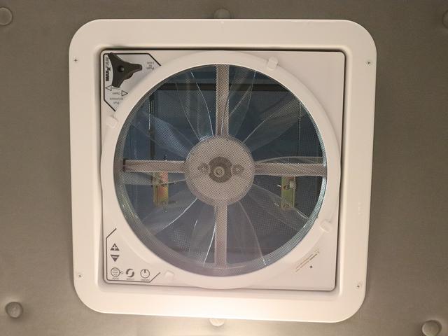 ハイエースバン 　キャンピング　モビーディックＮＨ０２　４ＷＤ　ＦＦヒーター　ツインサブ　インバーター８００Ｗ　縦型ＤＣ冷蔵庫　ＭＡＸＦＡＮ　アラウンドビューカメラ　前後ドラレコ　ナビ切替連動　社外ショック＆リアスタビ（44枚目）