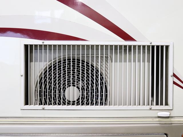 カムロード 　キャンピング　バンテック　コルドリーブス　４ＷＤ　ＦＦヒーター　家庭用エアコン　リチウムサブ６００Ａｈ　インバーター１５００Ｗ　ＭＡＸＦＡＮ　マルチルーム　ソーラー４枚　デジタル電圧計　リアラダー（68枚目）