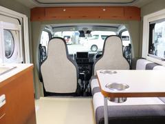 中古・新車キャンピングカーを展示場にて数多く展示しています。憧れを現実に感じられる空間をご用意しています。お気軽にお越しください。 2