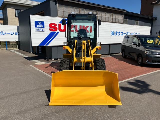 日本 　コマツ　ミニホイールローダー　ＷＡ３０－６Ｅ０　４ＷＤ　バケット０．５ｍ→０．６ｍへアップグレード　スパイクピン打ち（2枚目）