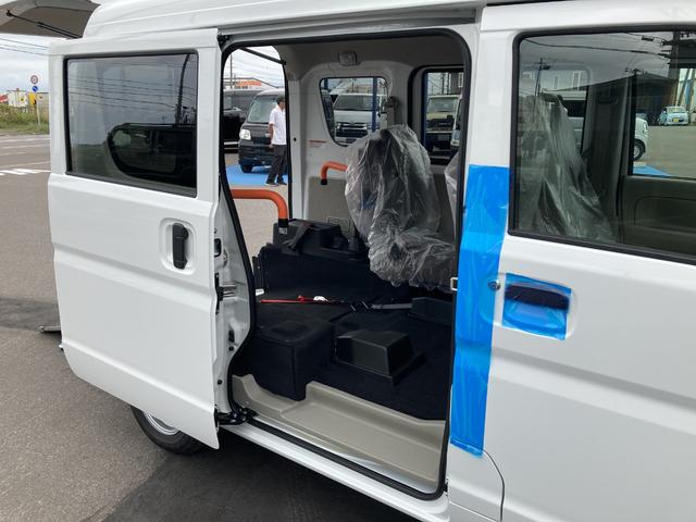 エブリイ ウィズ　車いす移動車　４ＷＤ　届出済未使用車　ウィズシリーズ　スロープタイプ　フロアマット　本体非課税（13枚目）