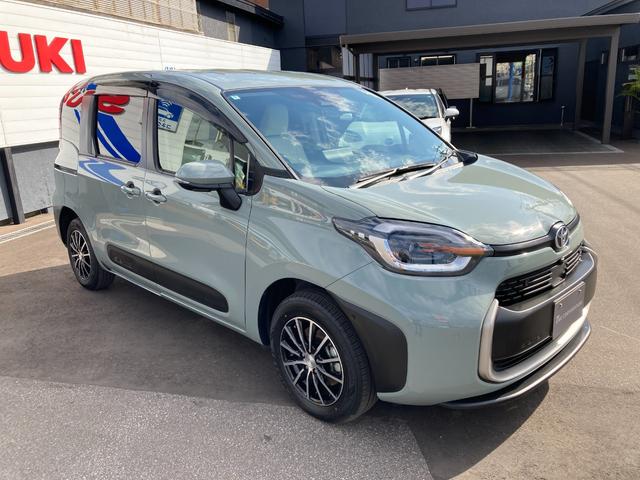 シエンタ ハイブリッドＺ　４ＷＤ５人　１０．５インチ純正ディスプレイオーディオ　ステアリングヒーター　純正室内カーテンセット＆ＦＵＮＦＵＮシートカバー　後方オートブレーキ　走行中視聴キット　両席シートヒーター　アドバンストパーク（2枚目）