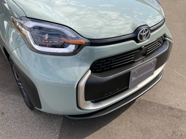 シエンタ ハイブリッドＺ　４ＷＤ５人　１０．５インチ純正ディスプレイオーディオ　ステアリングヒーター　純正室内カーテンセット＆ＦＵＮＦＵＮシートカバー　後方オートブレーキ　走行中視聴キット　両席シートヒーター　アドバンストパーク（9枚目）