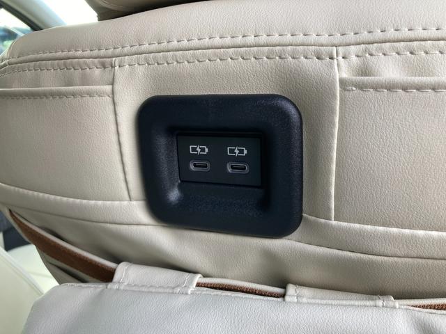 シエンタ ハイブリッドＺ　４ＷＤ５人　１０．５インチ純正ディスプレイオーディオ　ステアリングヒーター　純正室内カーテンセット＆ＦＵＮＦＵＮシートカバー　後方オートブレーキ　走行中視聴キット　両席シートヒーター　アドバンストパーク（30枚目）