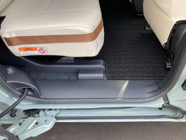 シエンタ ハイブリッドＺ　４ＷＤ５人　１０．５インチ純正ディスプレイオーディオ　ステアリングヒーター　純正室内カーテンセット＆ＦＵＮＦＵＮシートカバー　後方オートブレーキ　走行中視聴キット　両席シートヒーター　アドバンストパーク（31枚目）