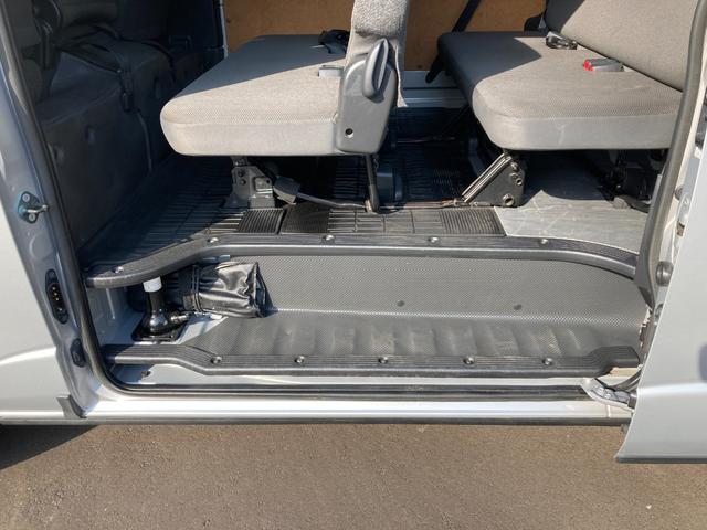 ハイエースバン ＤＸ　ＧＬパッケージ　４ＷＤ　社外ナビ（20枚目）