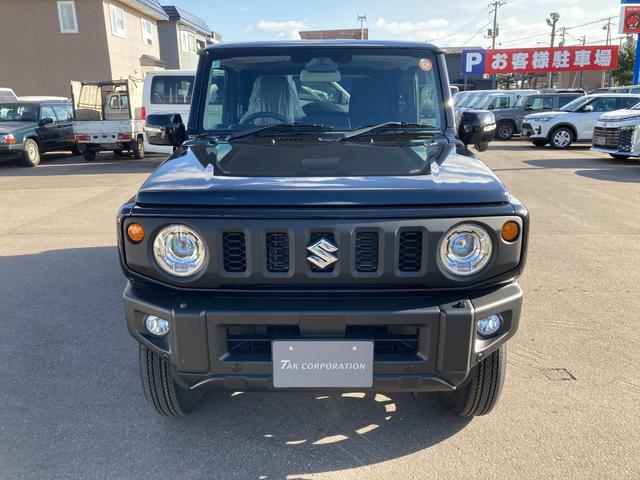 ジムニー ＸＣ　４ＷＤ　５型　登録済未使用車　ＬＥＤヘッドライト　アイドリングストップ　シートヒーター　Ｒｒスモークガラス（3枚目）