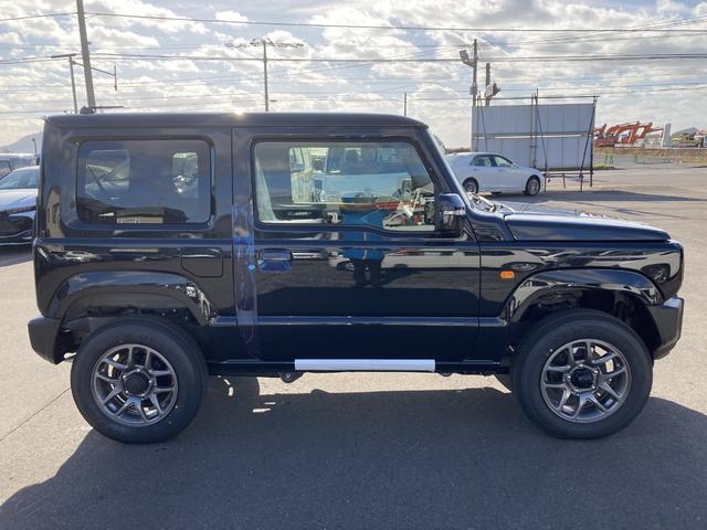 ジムニー ＸＣ　４ＷＤ　５型　登録済未使用車　ＬＥＤヘッドライト　アイドリングストップ　シートヒーター　Ｒｒスモークガラス（4枚目）