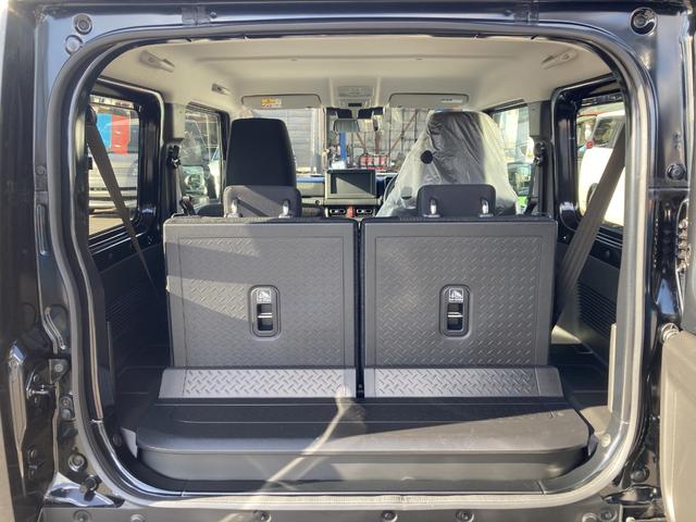 ジムニー ＸＣ　４ＷＤ　５型　登録済未使用車　ＬＥＤヘッドライト　アイドリングストップ　シートヒーター　Ｒｒスモークガラス（17枚目）