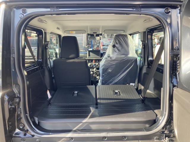 ジムニー ＸＣ　４ＷＤ　５型　登録済未使用車　ＬＥＤヘッドライト　アイドリングストップ　シートヒーター　Ｒｒスモークガラス（18枚目）