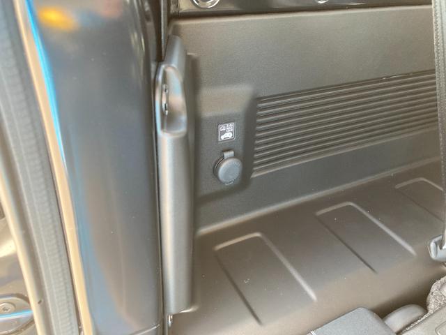 ジムニー ＸＣ　４ＷＤ　５型　登録済未使用車　ＬＥＤヘッドライト　アイドリングストップ　シートヒーター　Ｒｒスモークガラス（19枚目）