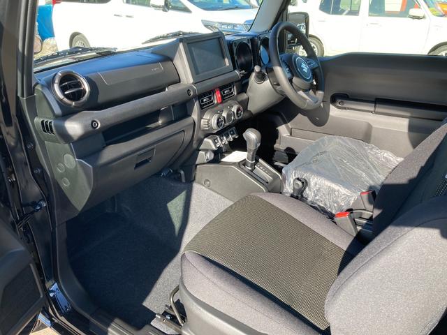 ジムニー ＸＣ　４ＷＤ　５型　登録済未使用車　ＬＥＤヘッドライト　アイドリングストップ　シートヒーター　Ｒｒスモークガラス（21枚目）