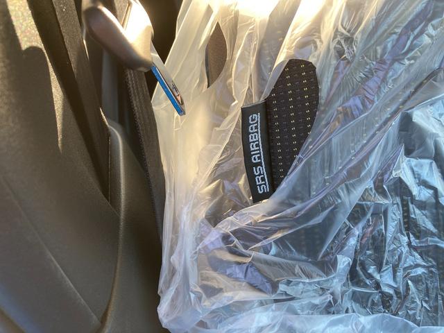 ジムニー ＸＣ　４ＷＤ　５型　登録済未使用車　ＬＥＤヘッドライト　アイドリングストップ　シートヒーター　Ｒｒスモークガラス（37枚目）