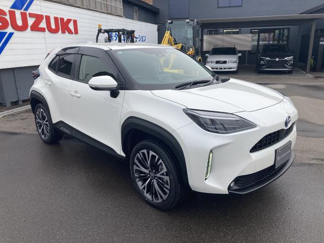 ヤリスクロス ハイブリッドＺ　４ＷＤ　寒冷地仕様　ＬＥＤヘッドランプ　８インチディスプレイオーディオ　ブラインドスポットモニター　パワーシート　シートヒーター　ハンズフリーパワーバックドア　ラゲッジルームアクセサリーコンセント（2枚目）
