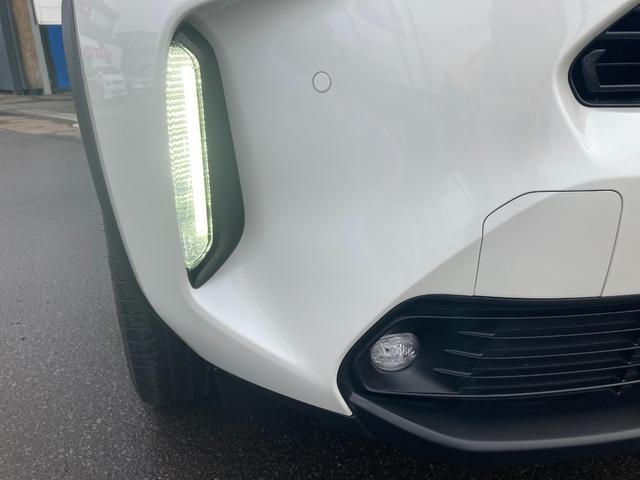 ヤリスクロス ハイブリッドＺ　４ＷＤ　寒冷地仕様　ＬＥＤヘッドランプ　８インチディスプレイオーディオ　ブラインドスポットモニター　パワーシート　シートヒーター　ハンズフリーパワーバックドア　ラゲッジルームアクセサリーコンセント（10枚目）