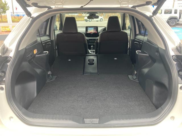 ヤリスクロス ハイブリッドＺ　４ＷＤ　寒冷地仕様　ＬＥＤヘッドランプ　８インチディスプレイオーディオ　ブラインドスポットモニター　パワーシート　シートヒーター　ハンズフリーパワーバックドア　ラゲッジルームアクセサリーコンセント（19枚目）