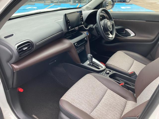 ヤリスクロス ハイブリッドＺ　４ＷＤ　寒冷地仕様　ＬＥＤヘッドランプ　８インチディスプレイオーディオ　ブラインドスポットモニター　パワーシート　シートヒーター　ハンズフリーパワーバックドア　ラゲッジルームアクセサリーコンセント（25枚目）