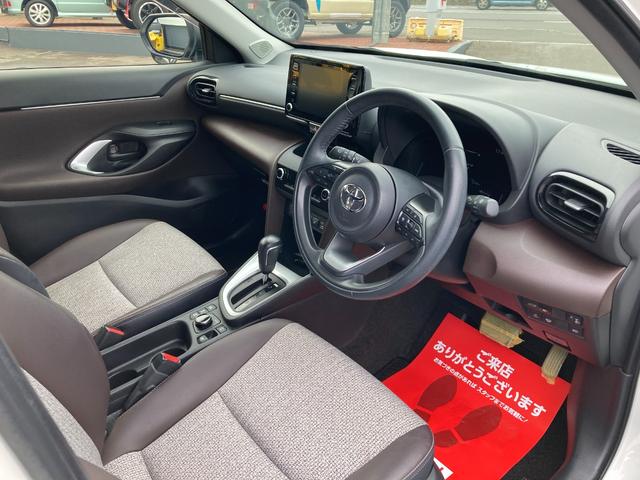 ヤリスクロス ハイブリッドＺ　４ＷＤ　寒冷地仕様　ＬＥＤヘッドランプ　８インチディスプレイオーディオ　ブラインドスポットモニター　パワーシート　シートヒーター　ハンズフリーパワーバックドア　ラゲッジルームアクセサリーコンセント（26枚目）