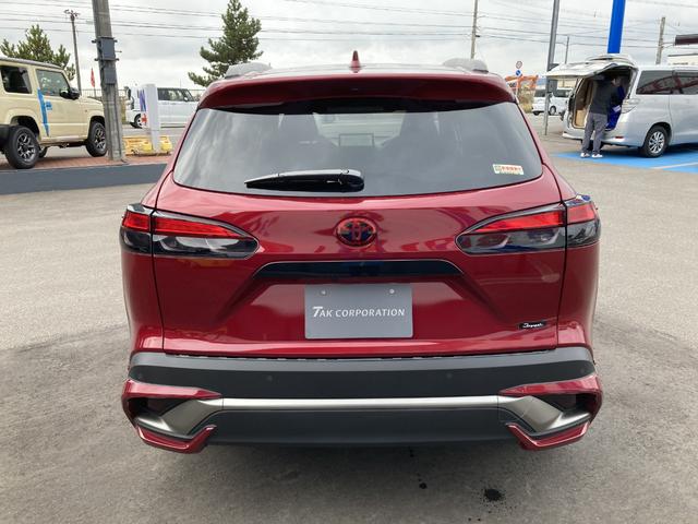 カローラクロス ハイブリッド　Ｚ　４ＷＤ　本州仕入れ　モデリスタエアロ　１０．５インチディスプレイオーディオ　パノラマルーフ　シートヒーター　寒冷地仕様　トヨタチームメイト　おくだけ充電　２カメラドラレコ　ＥＴＣ２．０（8枚目）