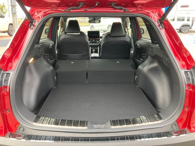 カローラクロス ハイブリッド　Ｚ　４ＷＤ　本州仕入れ　モデリスタエアロ　１０．５インチディスプレイオーディオ　パノラマルーフ　シートヒーター　寒冷地仕様　トヨタチームメイト　おくだけ充電　２カメラドラレコ　ＥＴＣ２．０（24枚目）