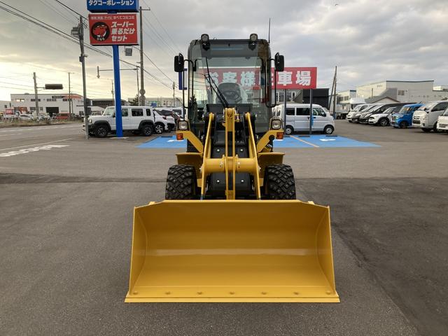 日本 　コマツ　ミニホイールローダー　ＷＡ３０－６Ｅ０　４ＷＤ　未使用　バケット０．５ｍ→０．６ｍへアップグレード　スパイクピン打ち（2枚目）