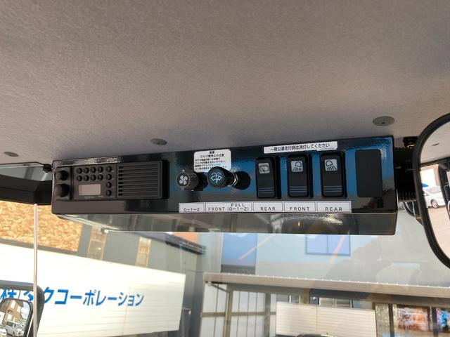 日本 　コマツ　ミニホイールローダー　ＷＡ３０－６Ｅ０　４ＷＤ　未使用　バケット０．５ｍ→０．６ｍへアップグレード　スパイクピン打ち（23枚目）